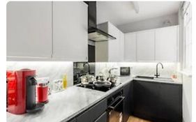 Liverpool Georgian Quarter 1 Bed Apartment Sleeps 4